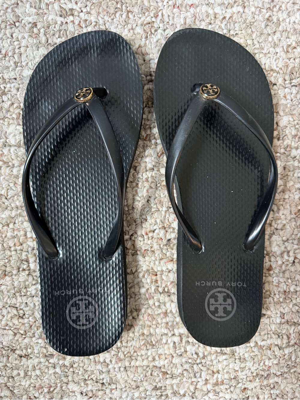 Tory Burch Women’s Black Flip Sandals with Gold Logo size 9 - Picture 2 of 6